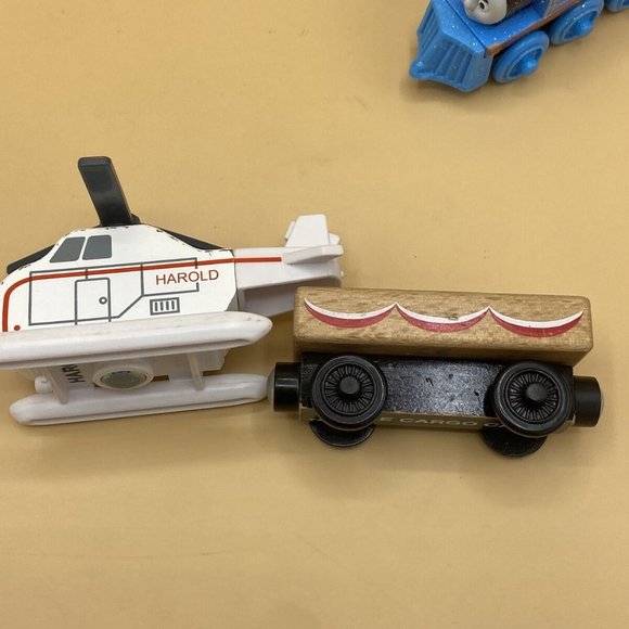 Thomas The Tank Engine - Wooden Railway Lot 7 - Wear To paint - Harold Aquarium - Picture 5 of 8